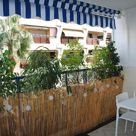 Walk To The Beach, Flat With Terrace And Parking * Antibes