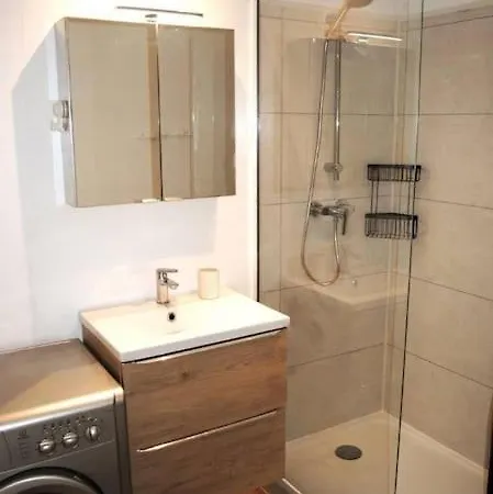 Appartement Walk To The Beach, Flat With Terrace And Parking Antibes